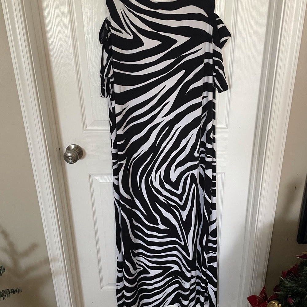 Chico's Black and White Cold Shoulder Maxi Dress